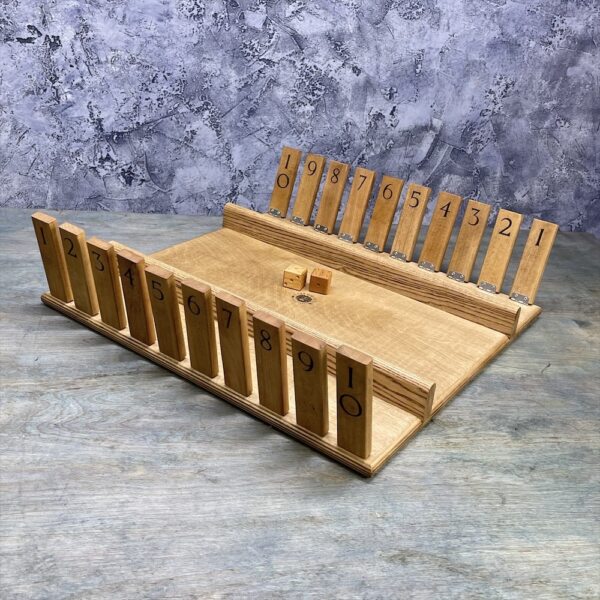 Настольная игра из дерева  Дюжина Лайт