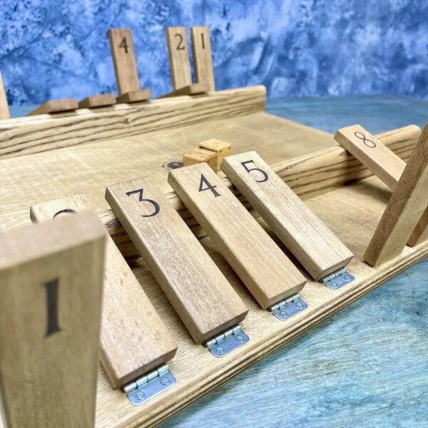 Настольная игра из дерева  Дюжина Лайт