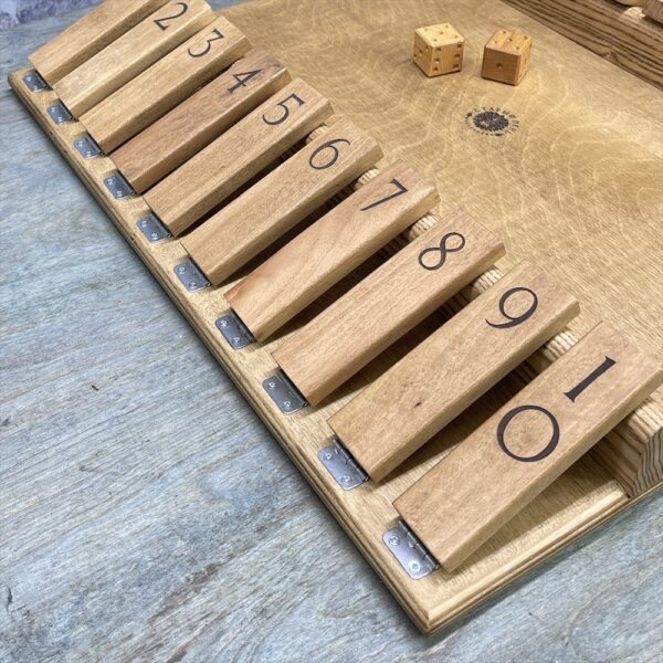 Настольная игра из дерева  Дюжина Лайт