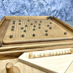 Деревянная игра «Аэрохоккей на 4-х игроков и Магнитные шарики» 2 в 1