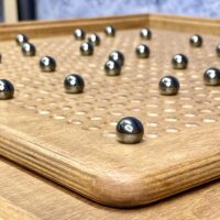 Деревянная игра «Аэрохоккей на 4-х игроков и Магнитные шарики» 2 в 1