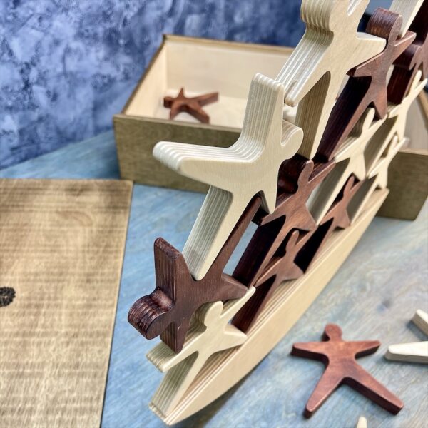 Настольная игра из дерева Акробаты в коробке № 3 S