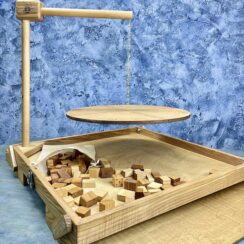 Настольная игра из дерева Балансир с открывающимися крышками M