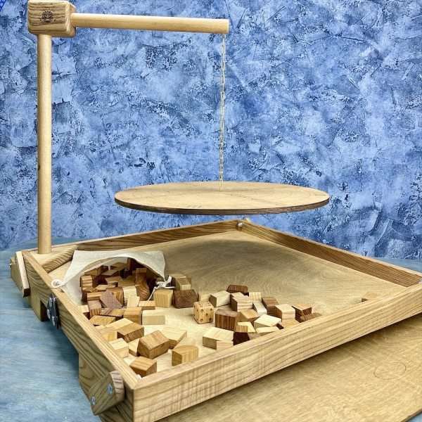 Настольная игра из дерева Балансир с открывающимися крышками M