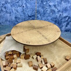 Настольная игра из дерева Балансир с открывающимися крышками M