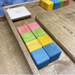 Настольная игра из дерева Цветные кубики М