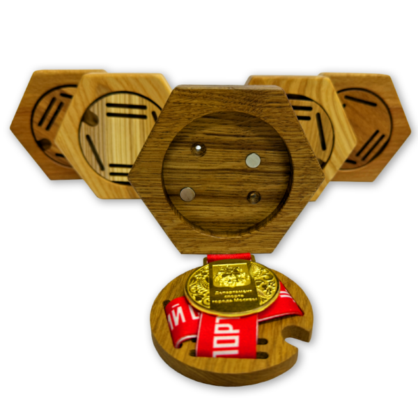 Медальница из дерева (из ясеня)