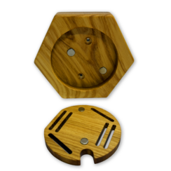 Медальница из дерева