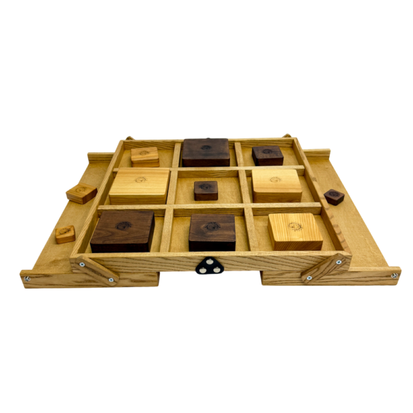 Деревянная игра «Странные крестики - нолики»