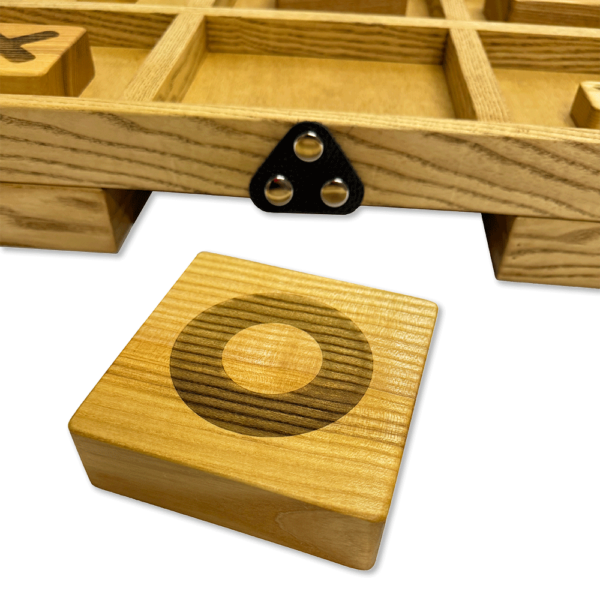 Деревянная игра «Странные крестики - нолики»