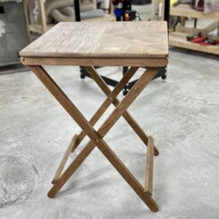 Раскладной стол со столешницей 