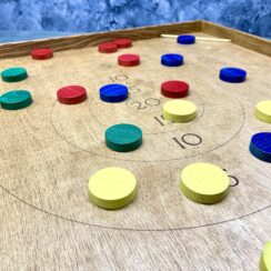 Настольная игра из дерева  Стрельба по мишени на 4-х игроков L