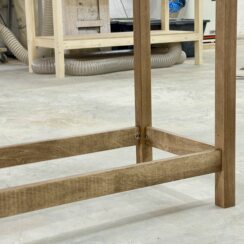 Выкручивающиеся ноги с усиленными перегородками 