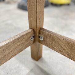 Выкручивающиеся ноги с усиленными перегородками 